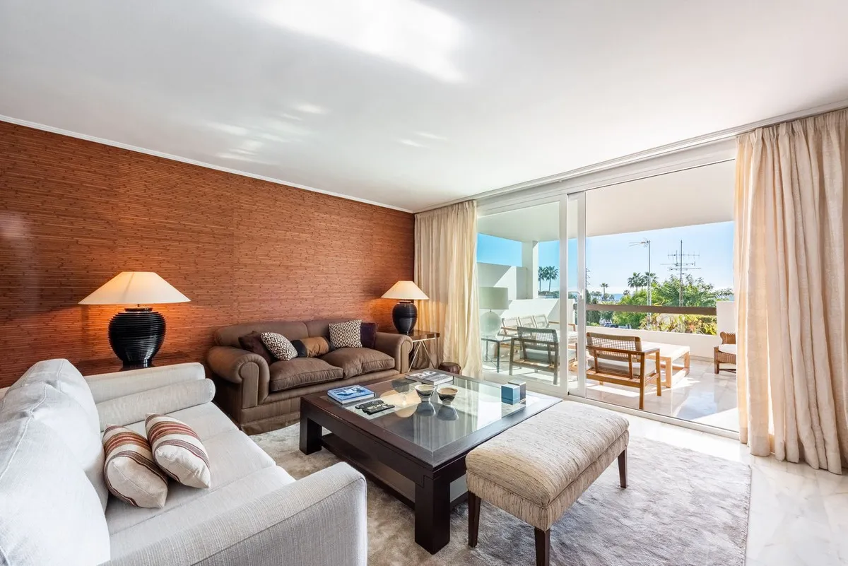 e6df1b8b-2081-4fd3-b3ef-7477c97b841b