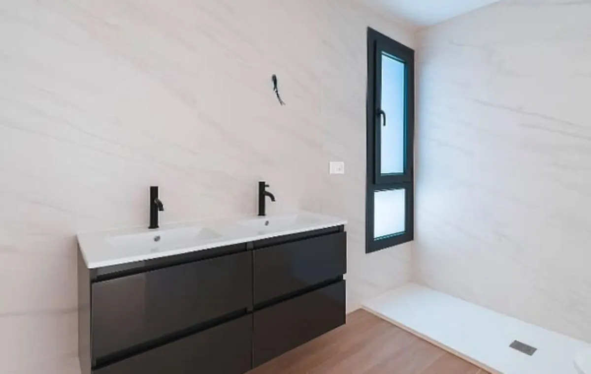 06de97ed-f519-426e-8f37-1e2265c9288b