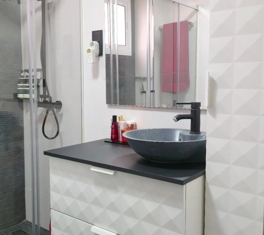 c98e8fdf-84cc-43ad-95aa-f033d146af74