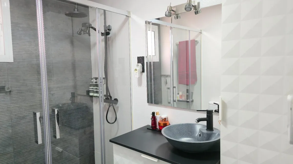 e7a347f4-3390-46b8-9b40-b62131060757