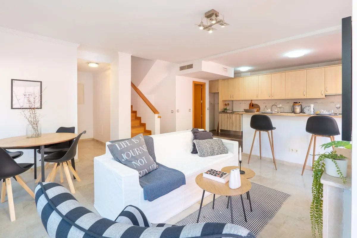 12c6feef-61e7-451d-9356-9d45c370c110