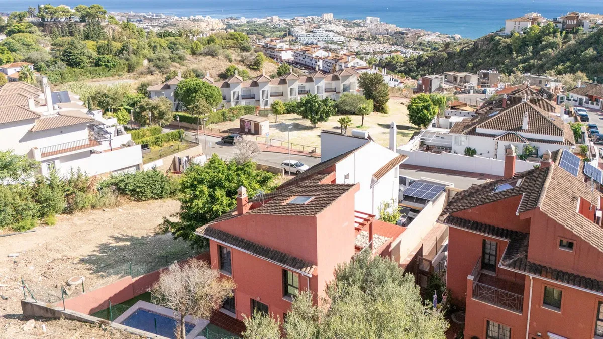 22d75f04-3131-40b9-8a2b-b48e47b893b4