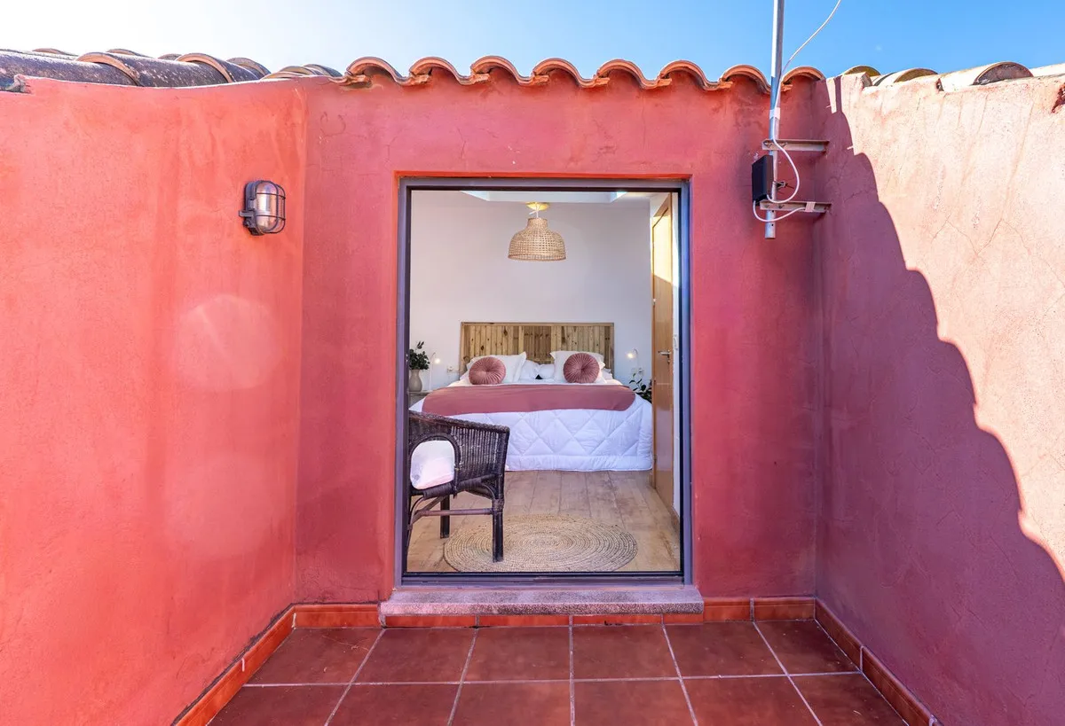 b2f78d0a-6111-4ba3-ba02-d17a6bcaf873