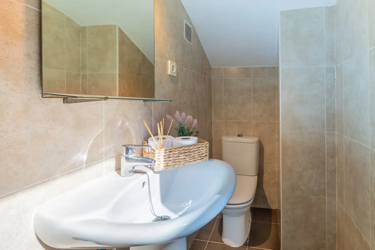 cf0d5c0c-94b6-46f6-8194-afaa44963325