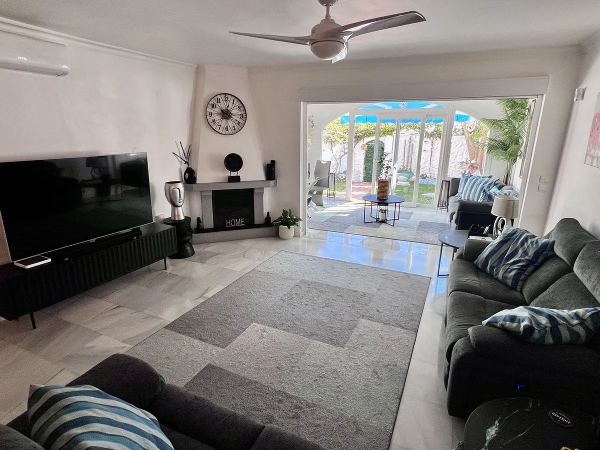 2d9c7231-ae35-444a-a93d-8ce54de8d1e9