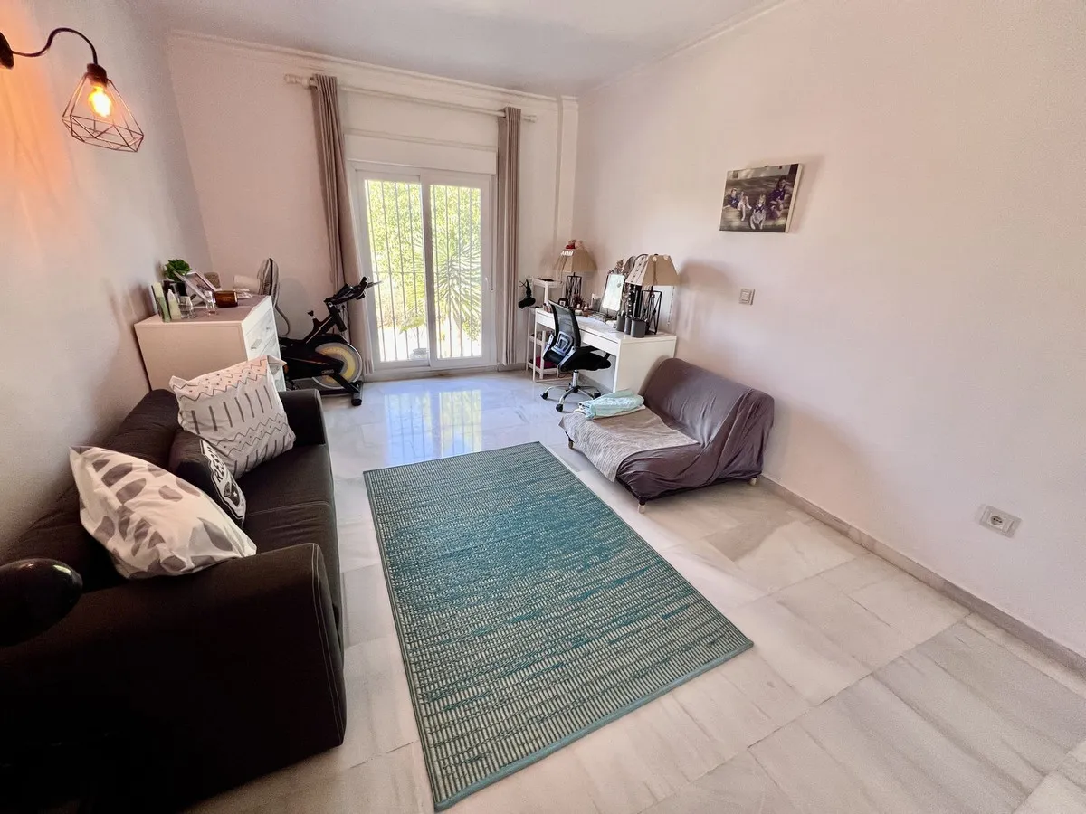 b419f51d-94f3-430b-9b49-0b3b8b3b5468