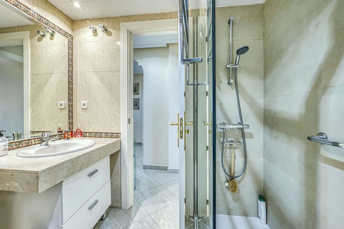 611c1a3e-f79d-4b8b-9591-09f591821893