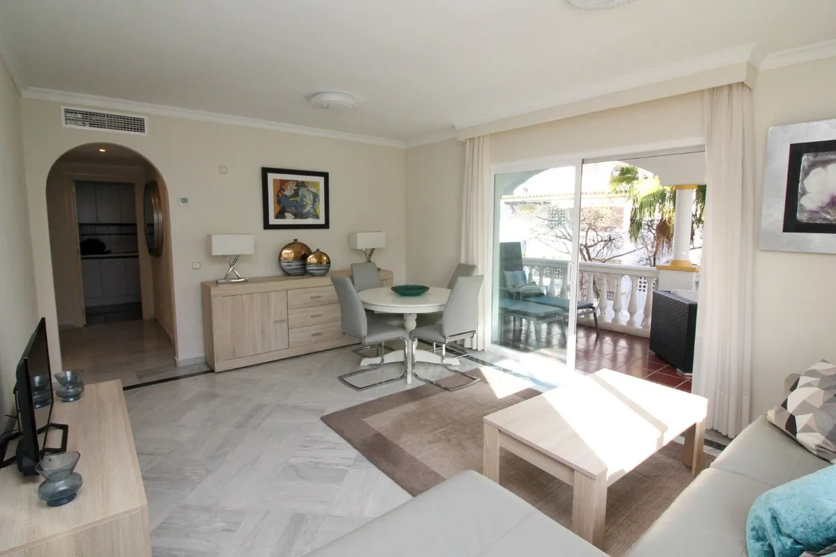 d7300cfb-34d0-47af-aef4-2892eb2975c0