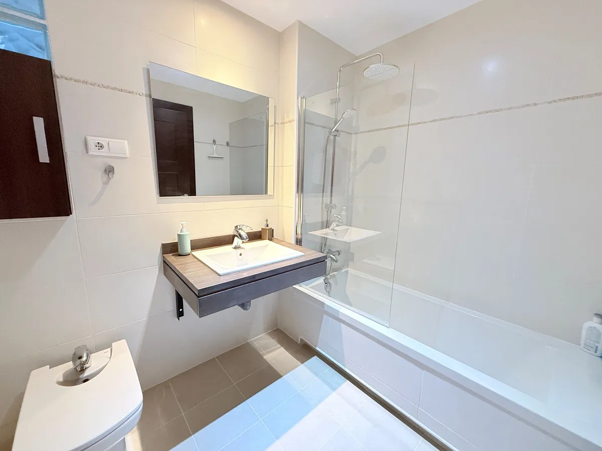 b5f975b9-98d8-4257-b884-923b124ef14b