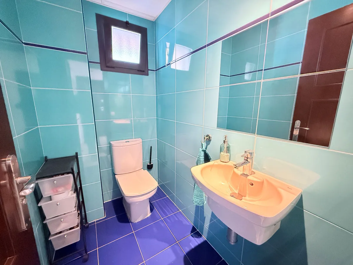 c6f79633-0bfe-407e-8b94-6f39f7f6fb24