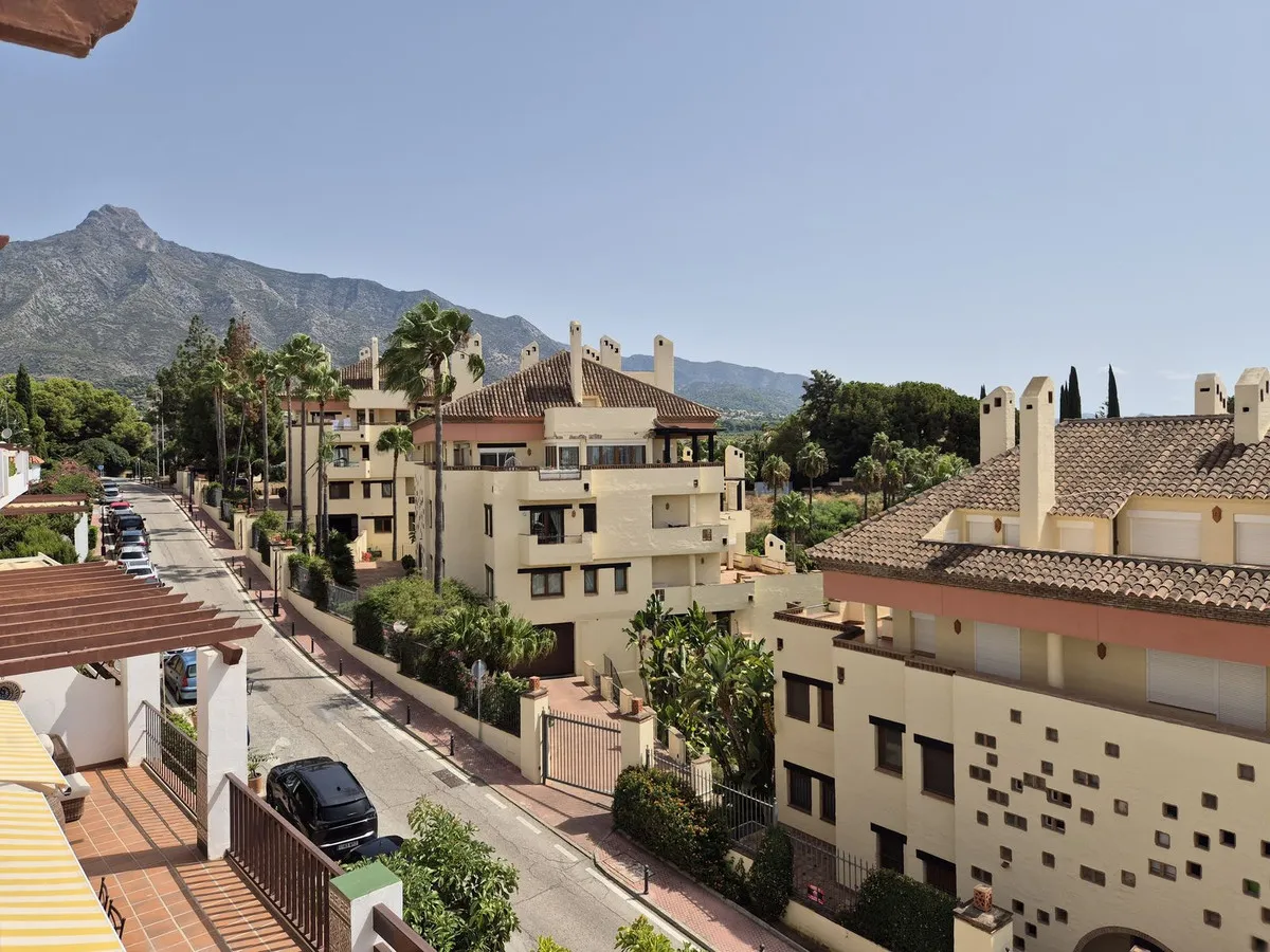 1fd5be10-eb2d-4d62-9a76-f9b7a7a6e319