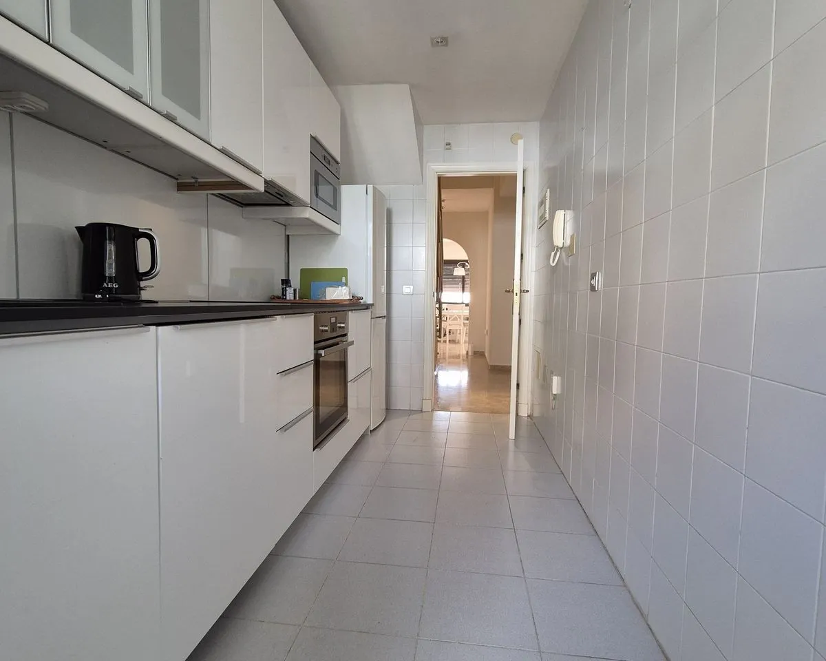 800339bc-fa8b-42aa-8e6a-b93e759f500e