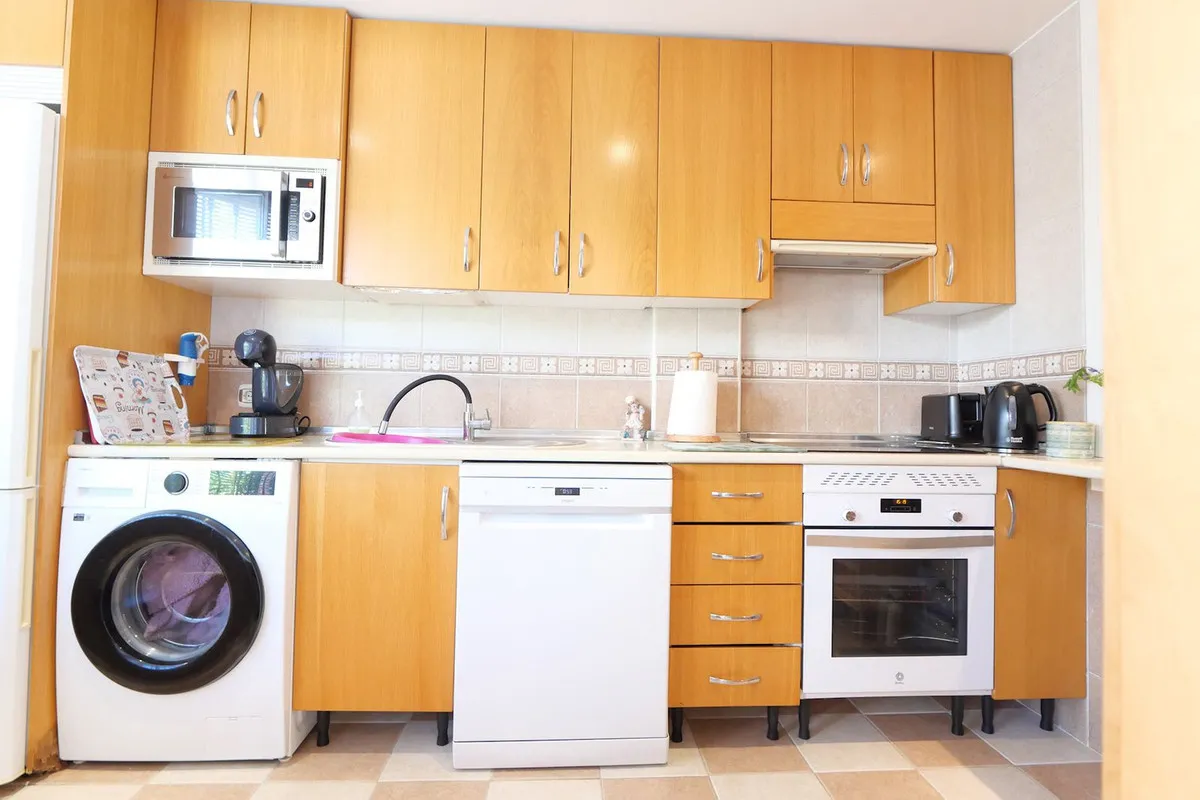 ce072d9d-d33e-4fb3-b80b-a75dc0f52444