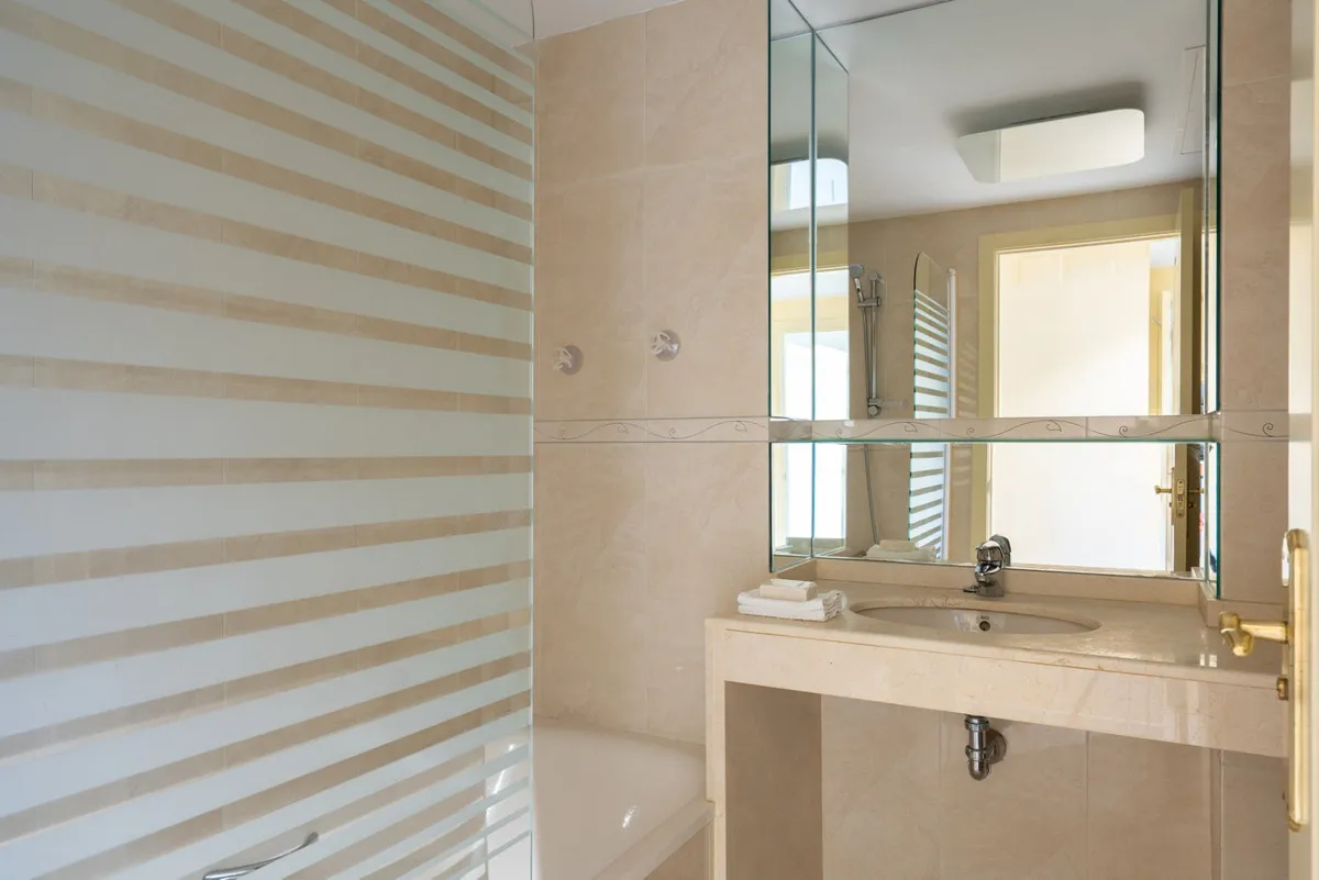 99855373-739c-4fa2-9cb7-ea0f22d644fb