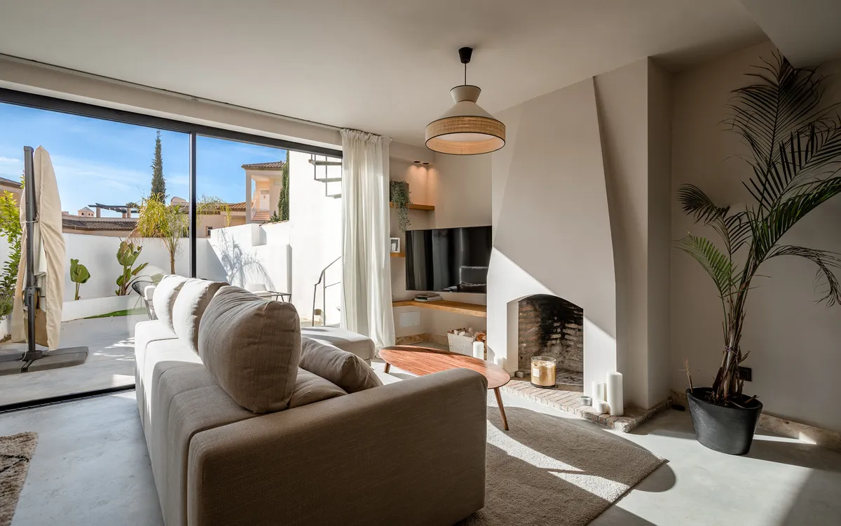 3e72f7b9-6902-4ab8-bc80-5659614f05bd