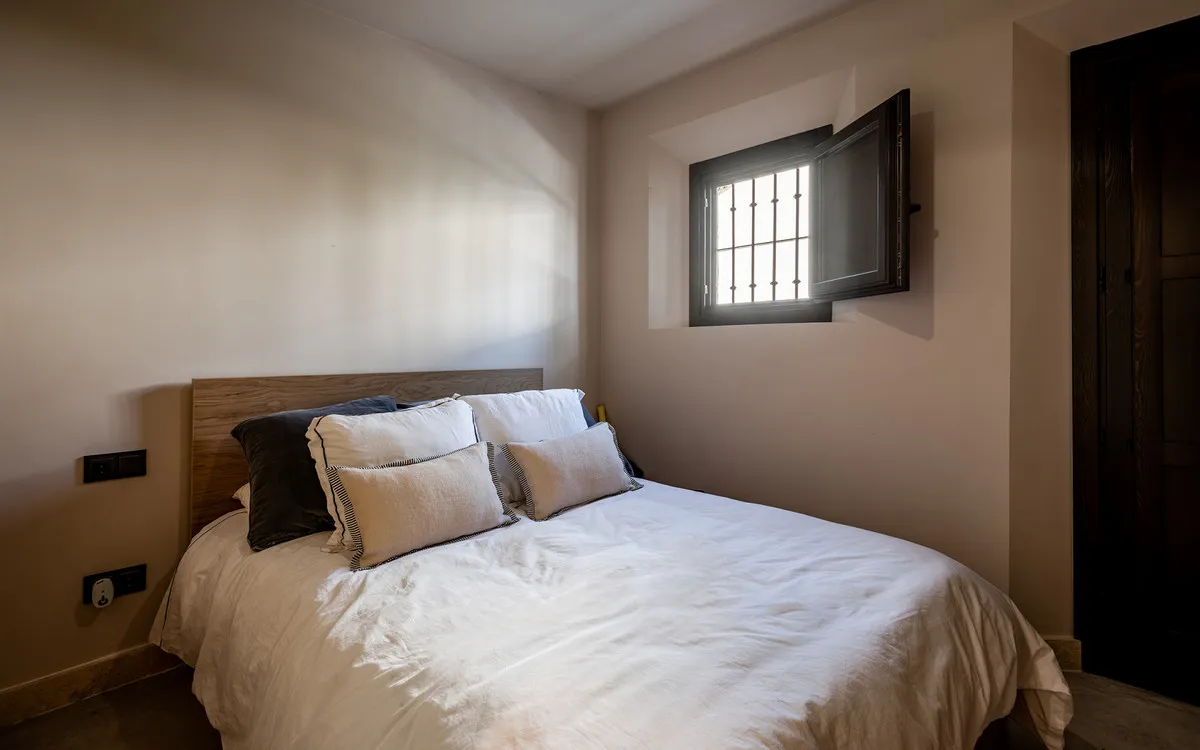 844a409f-30bd-48b1-a5e7-f8df6e2bc48e