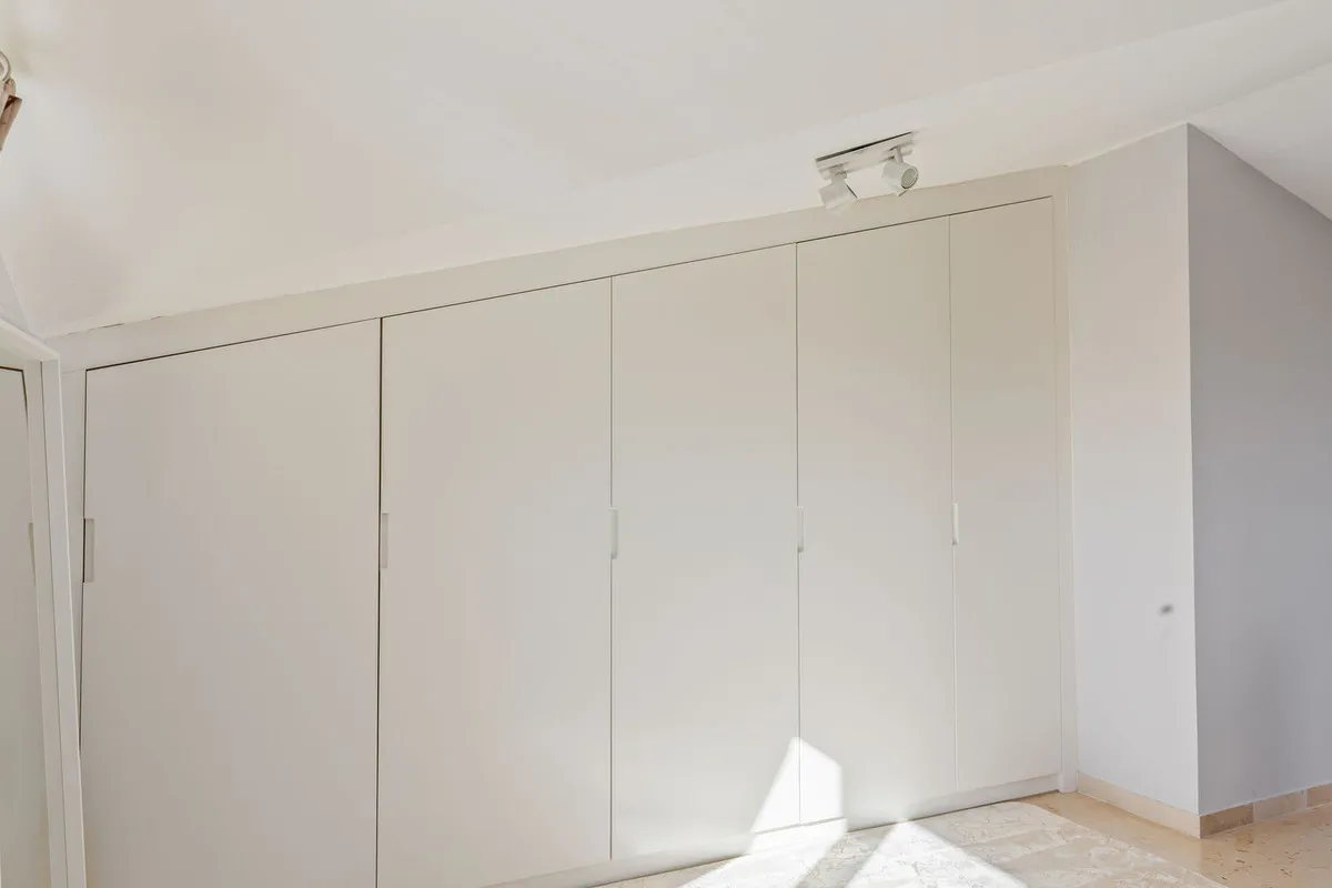 3217bfb6-7002-46e6-b354-6c1b95924a93