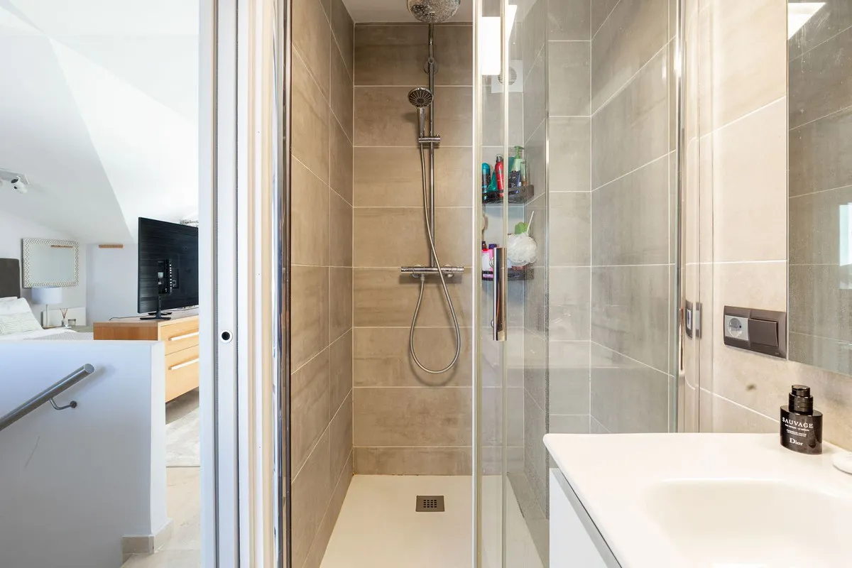 3fe782fb-5268-433b-99c6-488cf04c130b