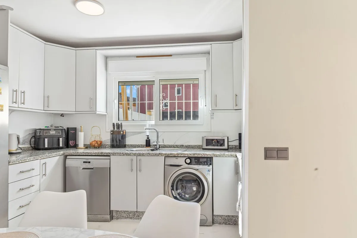 4ca57361-bd9f-49f7-8e7d-50c19773c782