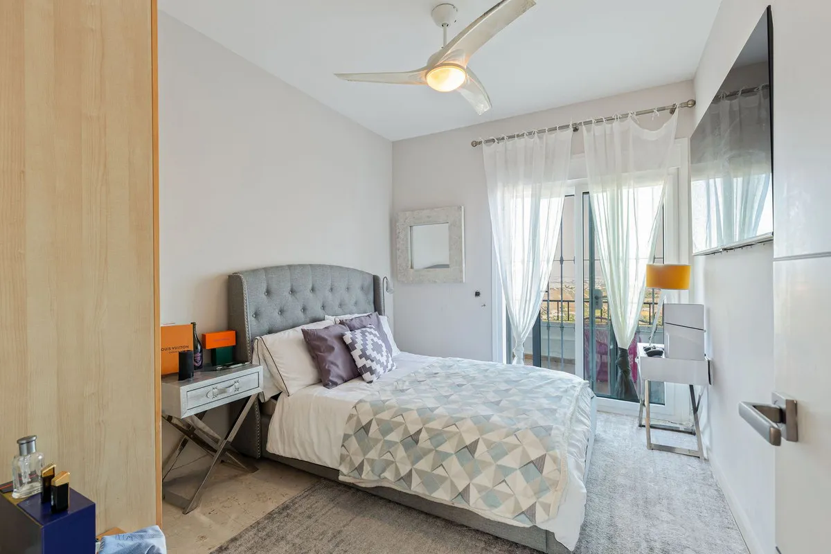 5e68b30f-0735-4c2f-b30c-93132a7c59c6