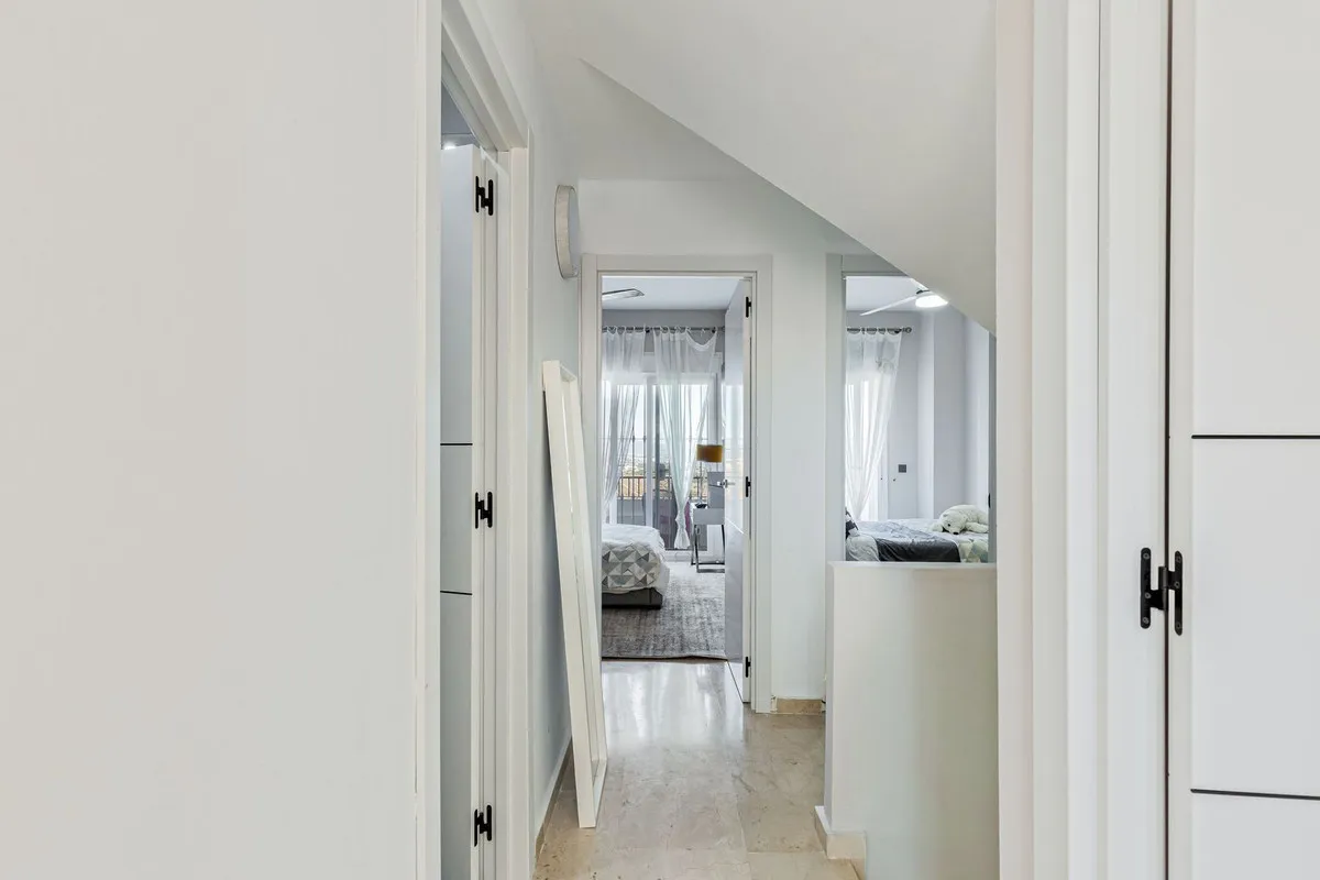 6eb41504-d974-4d84-b997-a2f31ec018d6