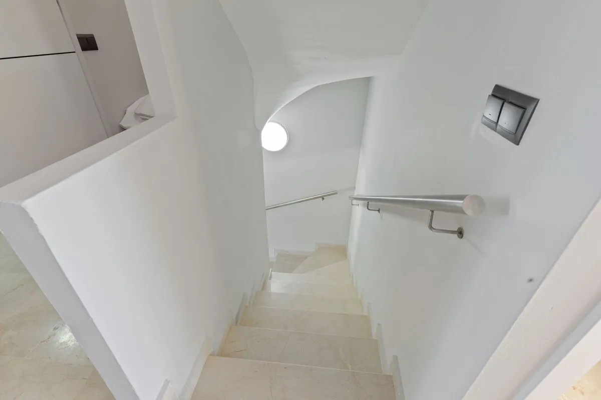 e02c8de6-8812-4b7f-9c73-7418743333c4