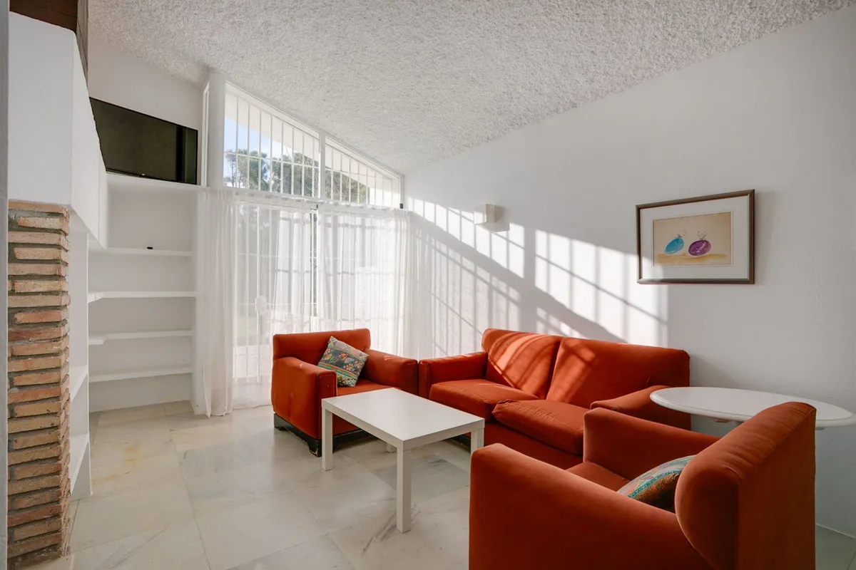 4f3b716e-c6a3-4d80-afaf-ca099b684dd6