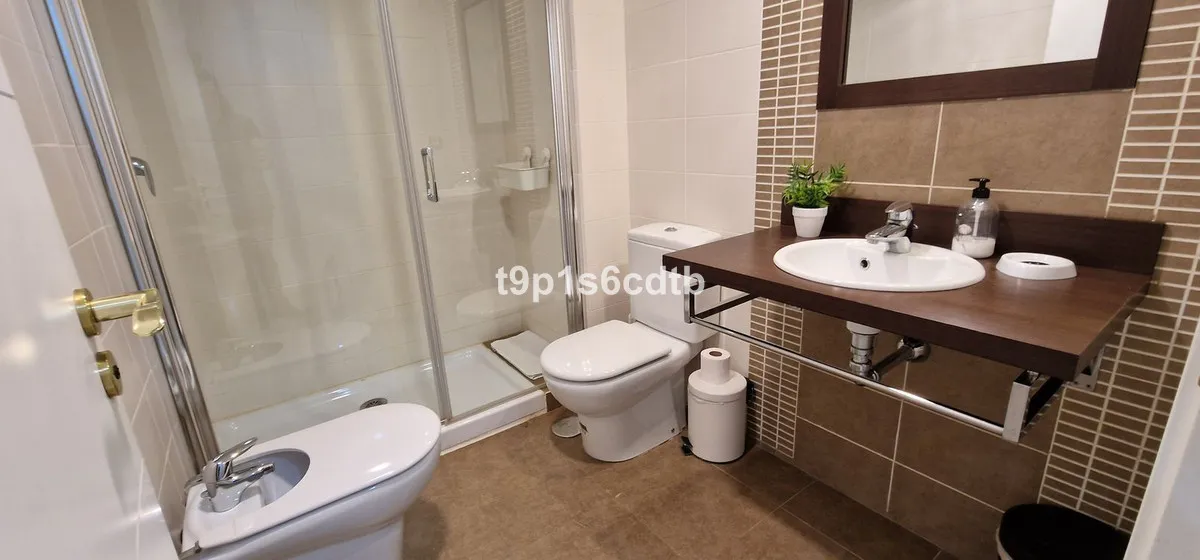 e337d998-95d4-4c47-b755-d6e428d9b3d4