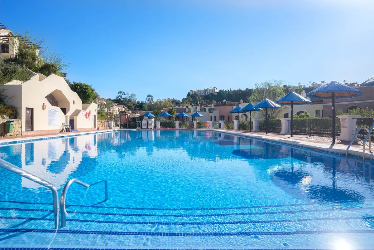 4bba8538-dff7-4daa-acdb-841a8b9f273a