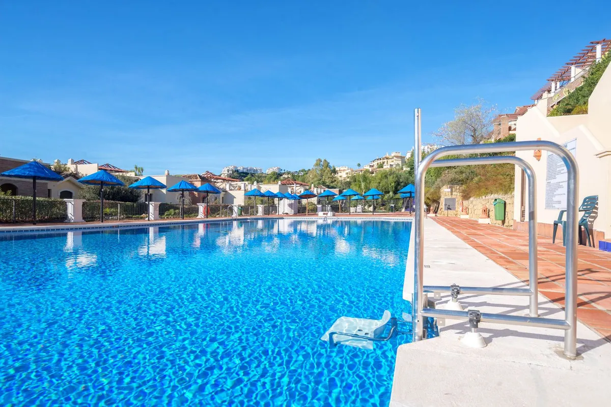 f39a2655-1062-4220-90a0-039d3c79e350