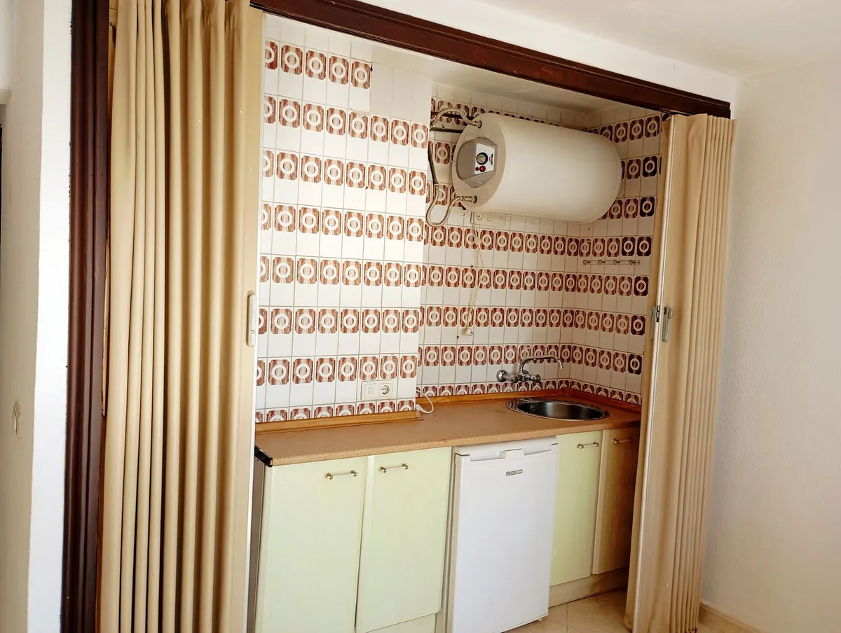 8e695d98-baf6-40ad-86b7-b00b55cc6004