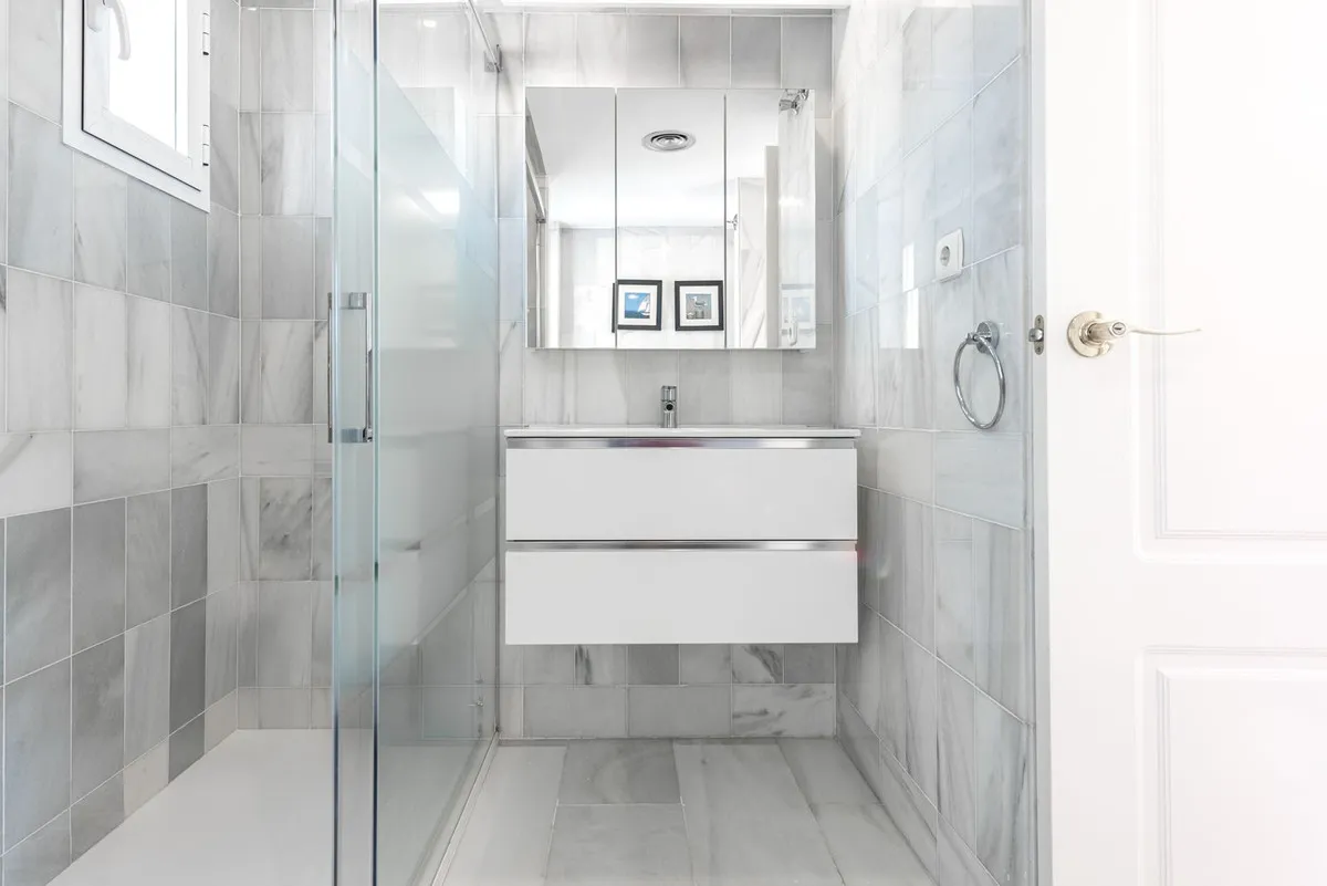 b8c2e23b-759e-4a77-a525-a31e8e2ffd14