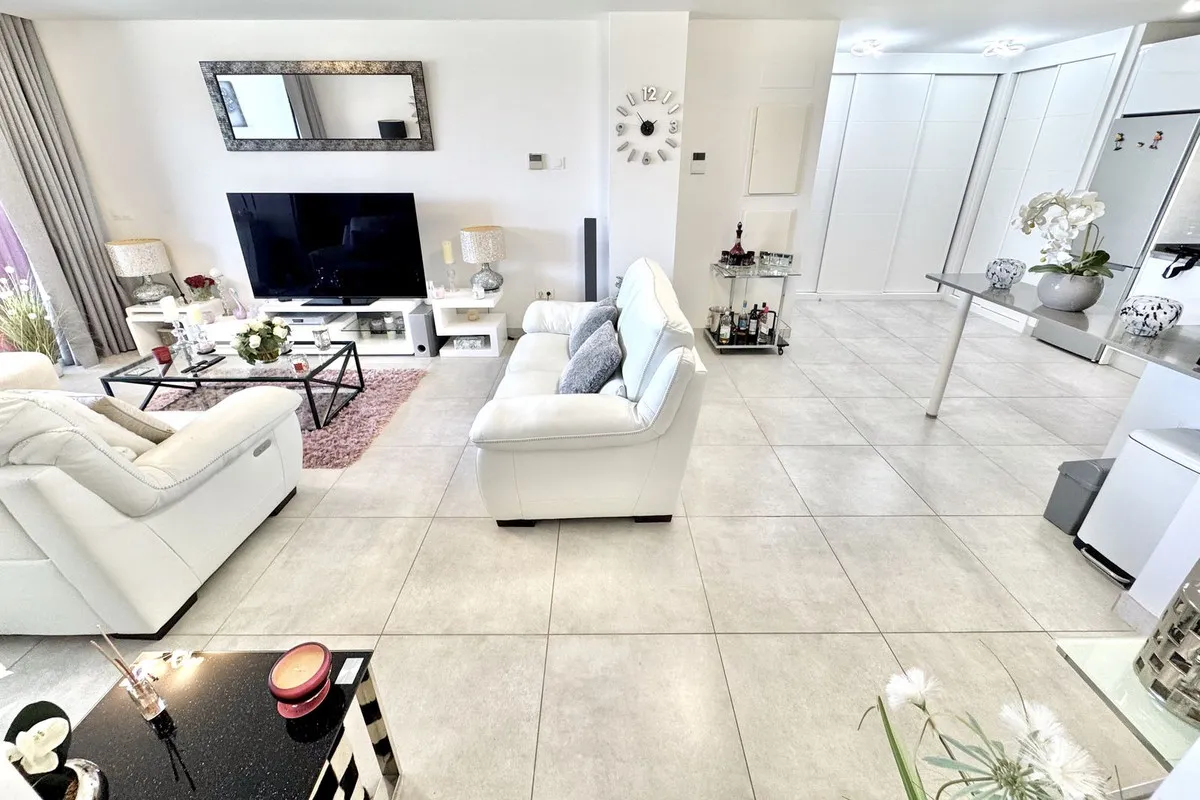 d6ff215d-a5ec-4129-99c2-1b97a41063ac