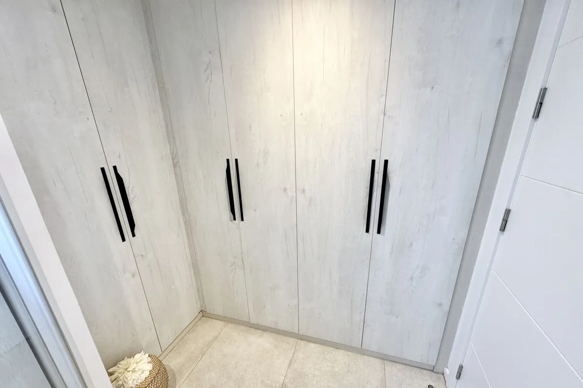 e9c01123-84d4-4080-8086-edaece0f9023