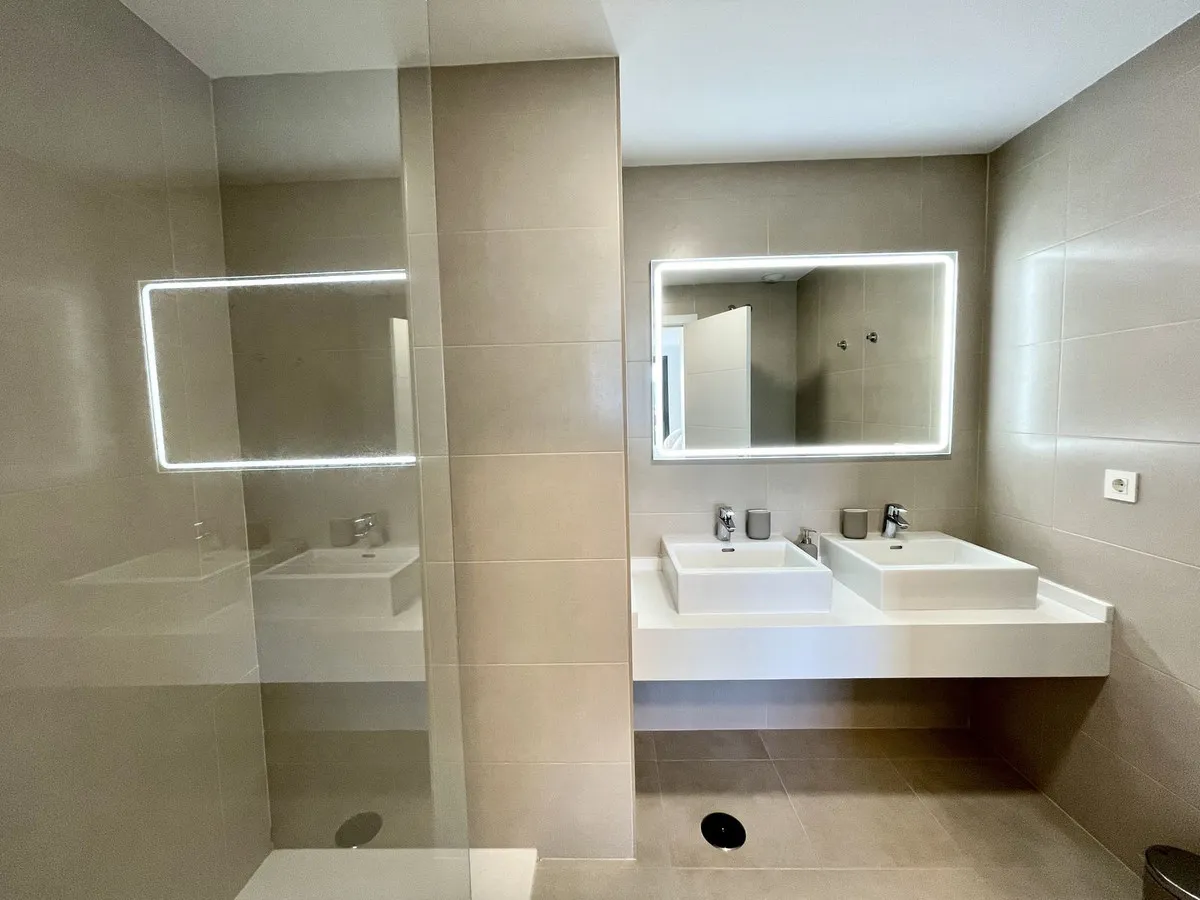 cff8526e-c7aa-4f4b-a720-7134fc138d50