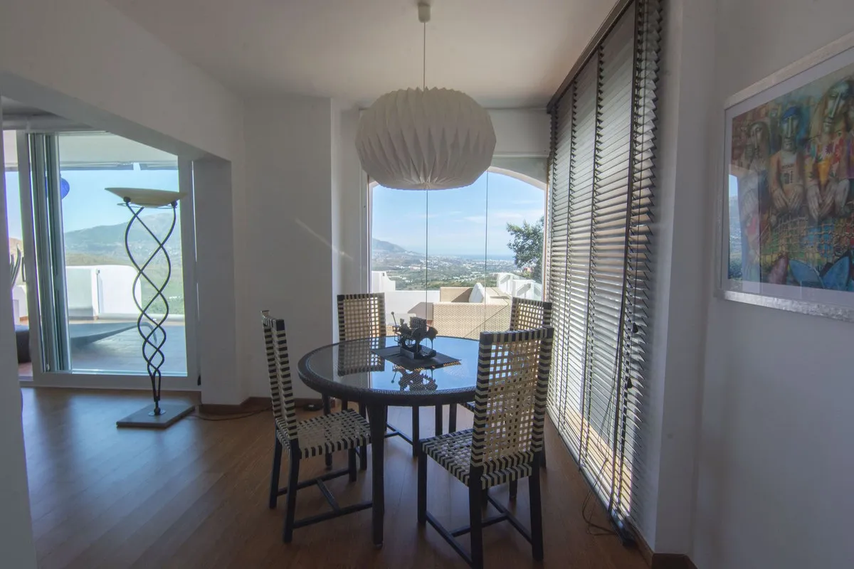 db95f105-f0b3-4179-a3fa-d9c256438f53