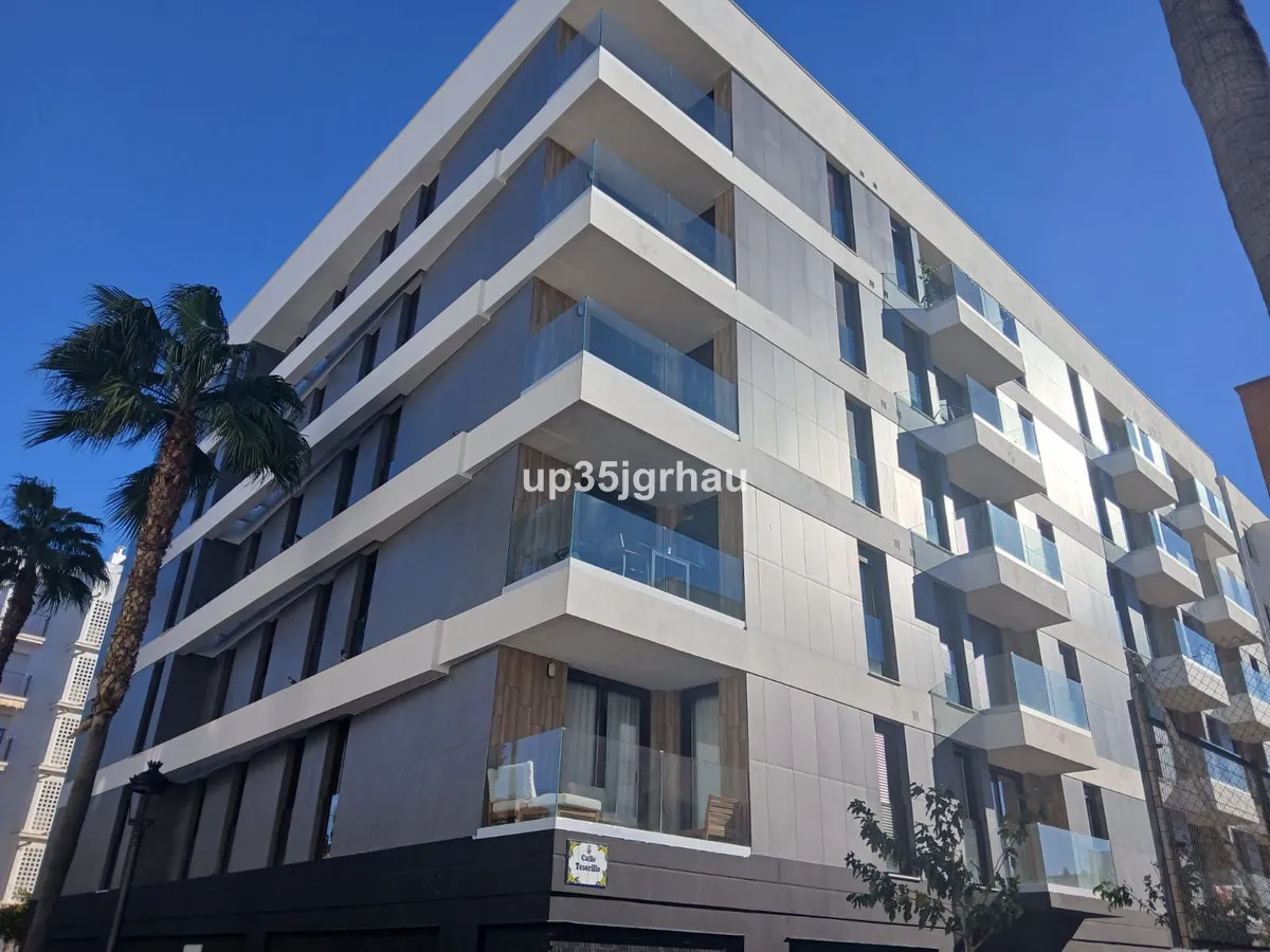 739ac79c-4b04-45a8-9a25-40d01d652756