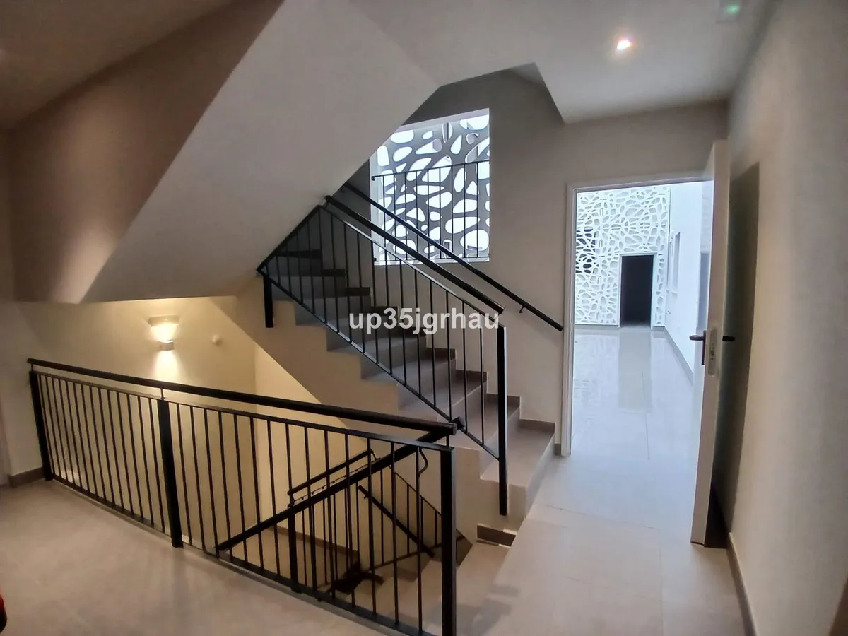 ee708f79-b460-4783-913d-a23715efd520