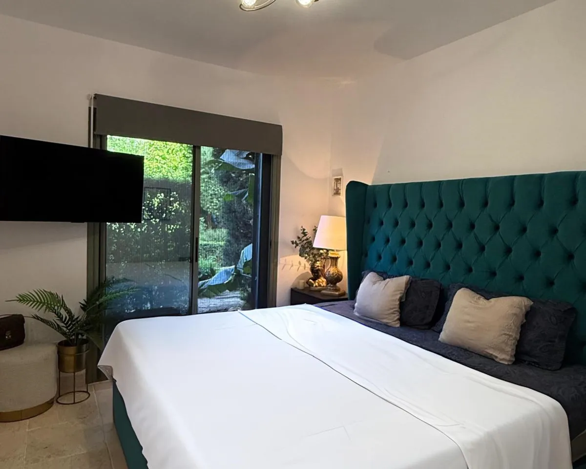 d8c0bee3-1d1f-482c-97ba-28c2d8ae3324