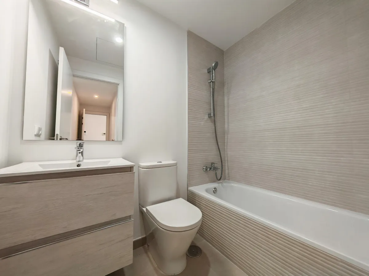 04e0ea73-dc3d-4b18-99d5-2489412edd35