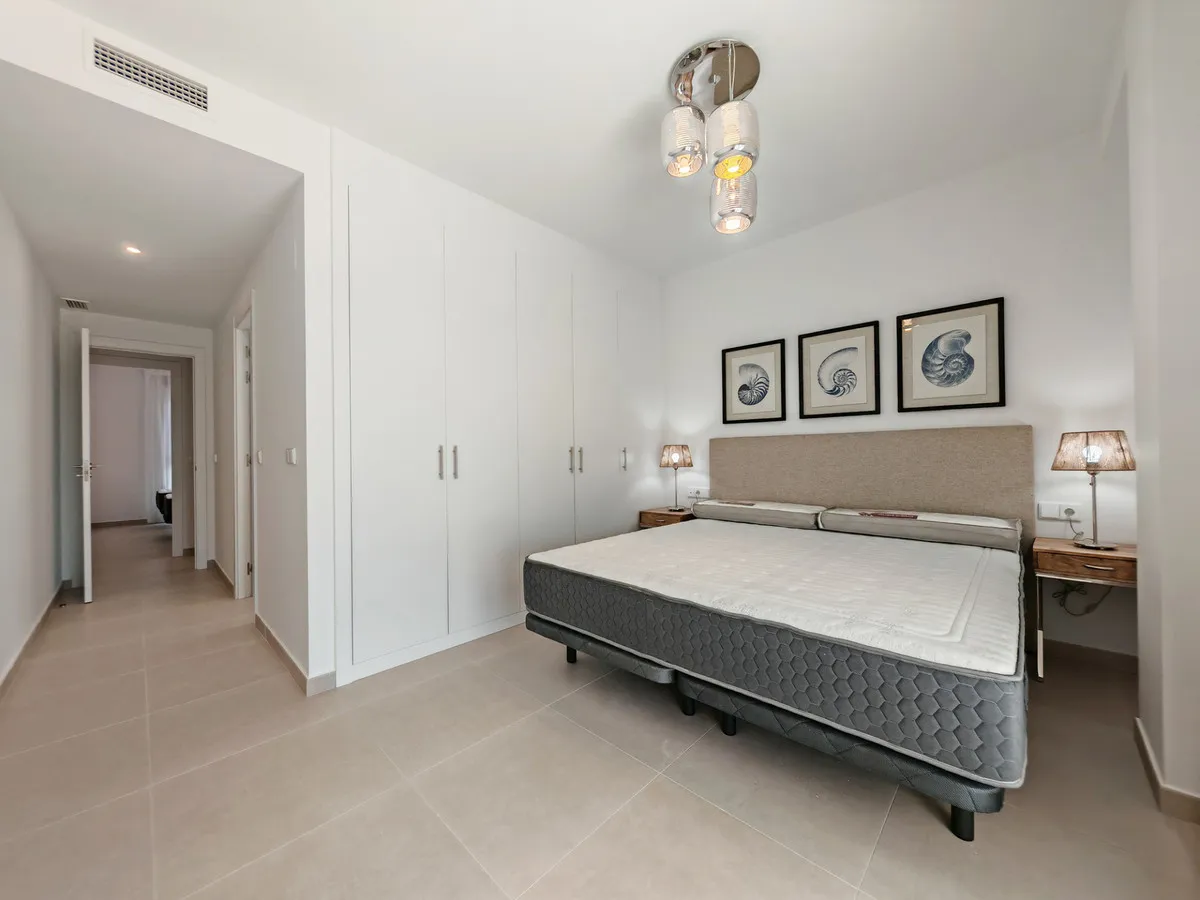 1c8e2e05-53ec-4dba-a248-12b056b9fc22