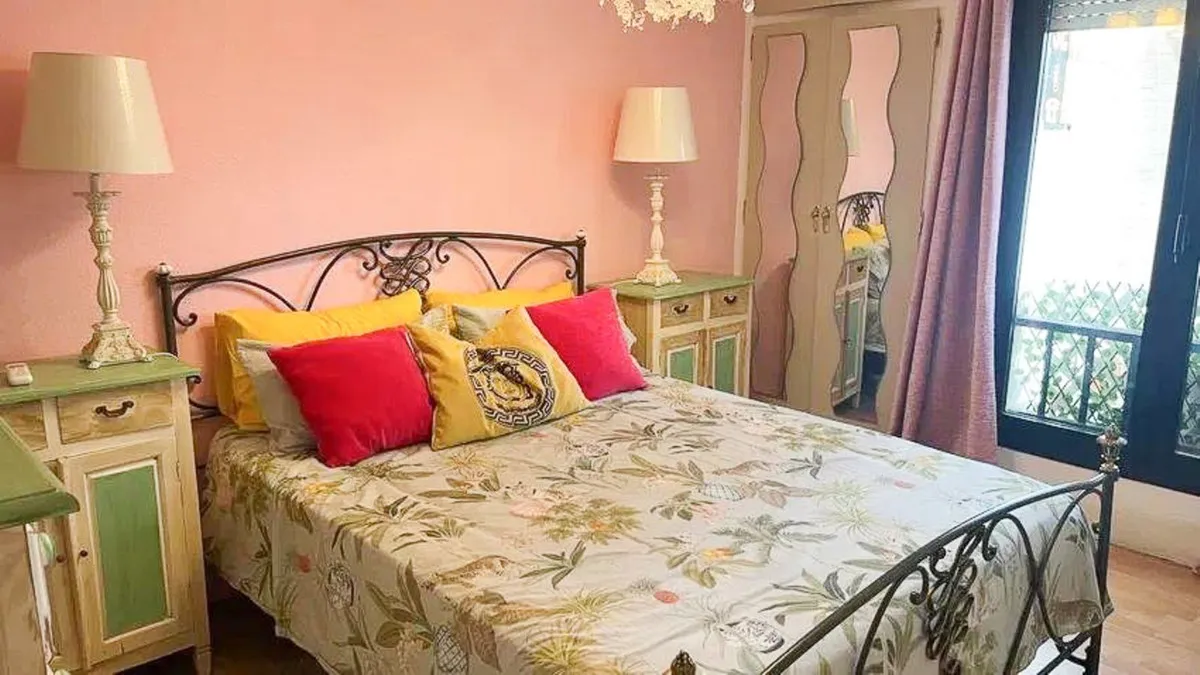 9cb48bf9-fb08-47fb-b070-e17599e93980