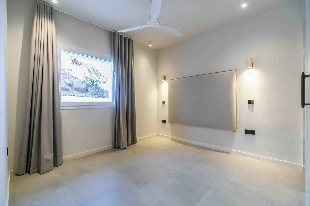 01f8916f-4f42-467c-93e4-4cd5240d6c94