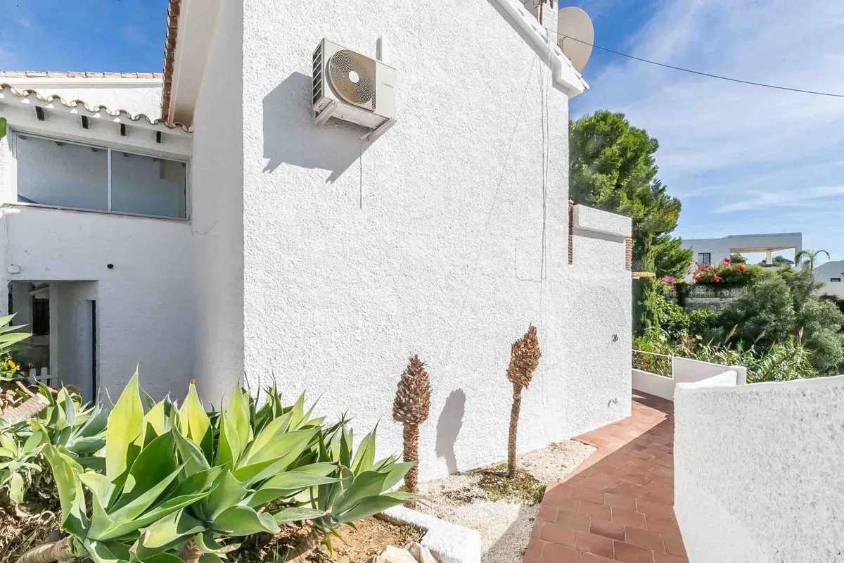 204d1039-0641-48a1-a24c-65efb3ec8b12