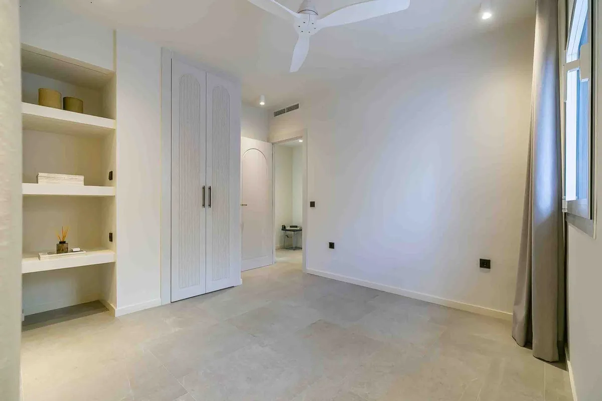 8fb64152-a4b7-41e2-b23a-178c5b5c3d93