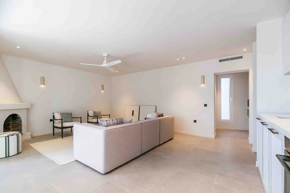 d76c6fbc-db63-42bb-af07-206a4b7508ee