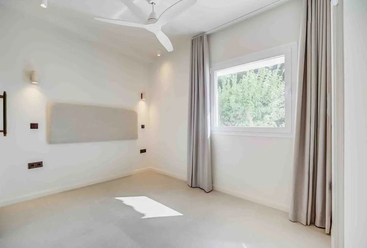 e64b35d5-2798-47fa-9c6c-9983e8dd4d50