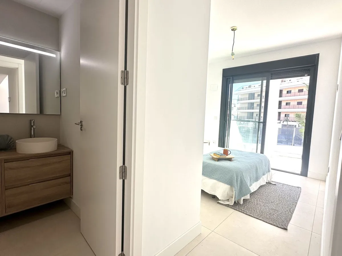 8e7d9692-c11d-4a6d-8102-70fc8cbb3edc