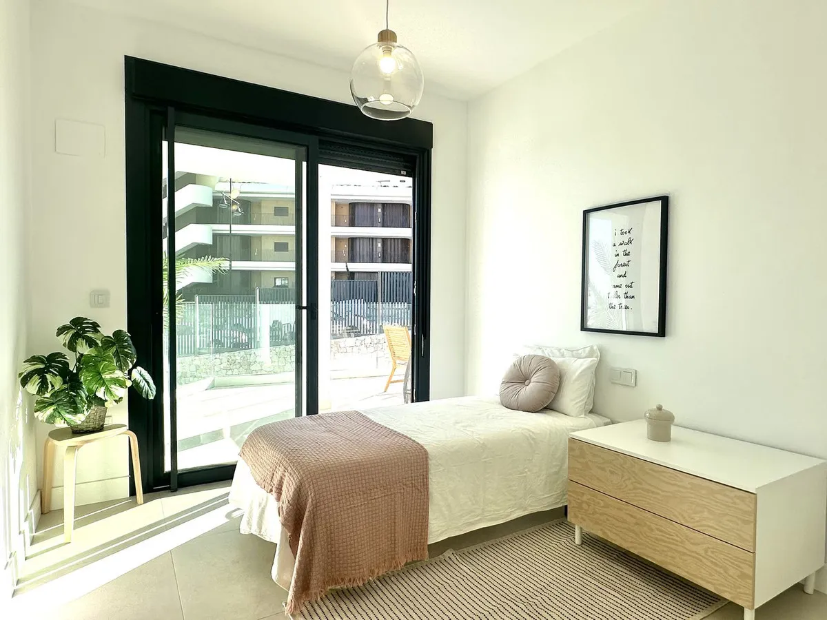 c6d33447-3a54-41e3-b6d5-077b7ecde2d9