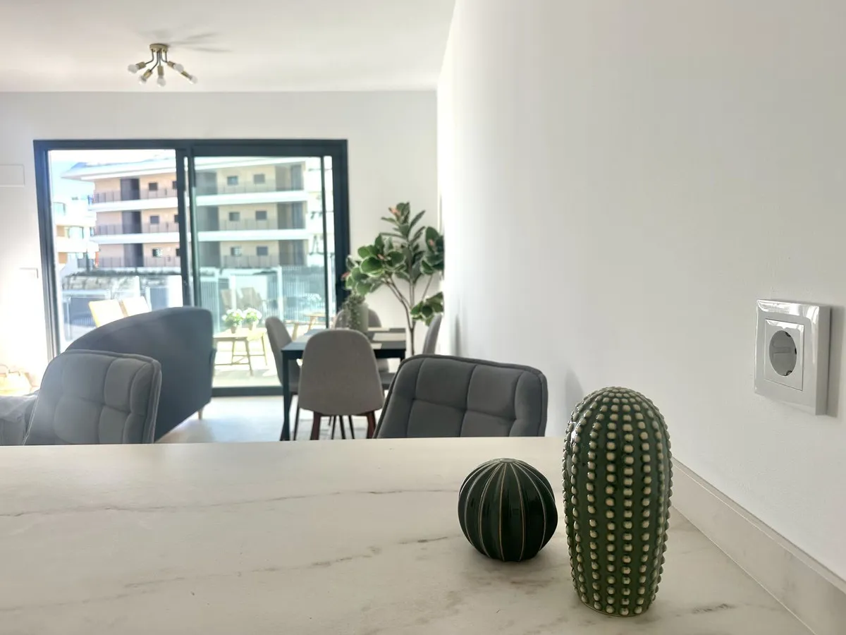 eb5f4ec6-ca6b-4c28-a79c-16a3d93e7987